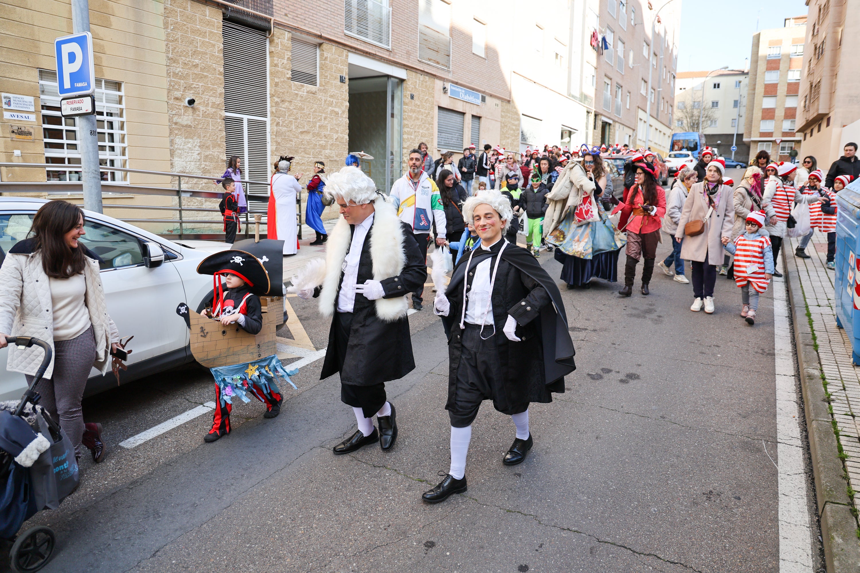 Carnaval reivindicativo en El Rollo y &#039;Wally&#039; se pierde por Salesas