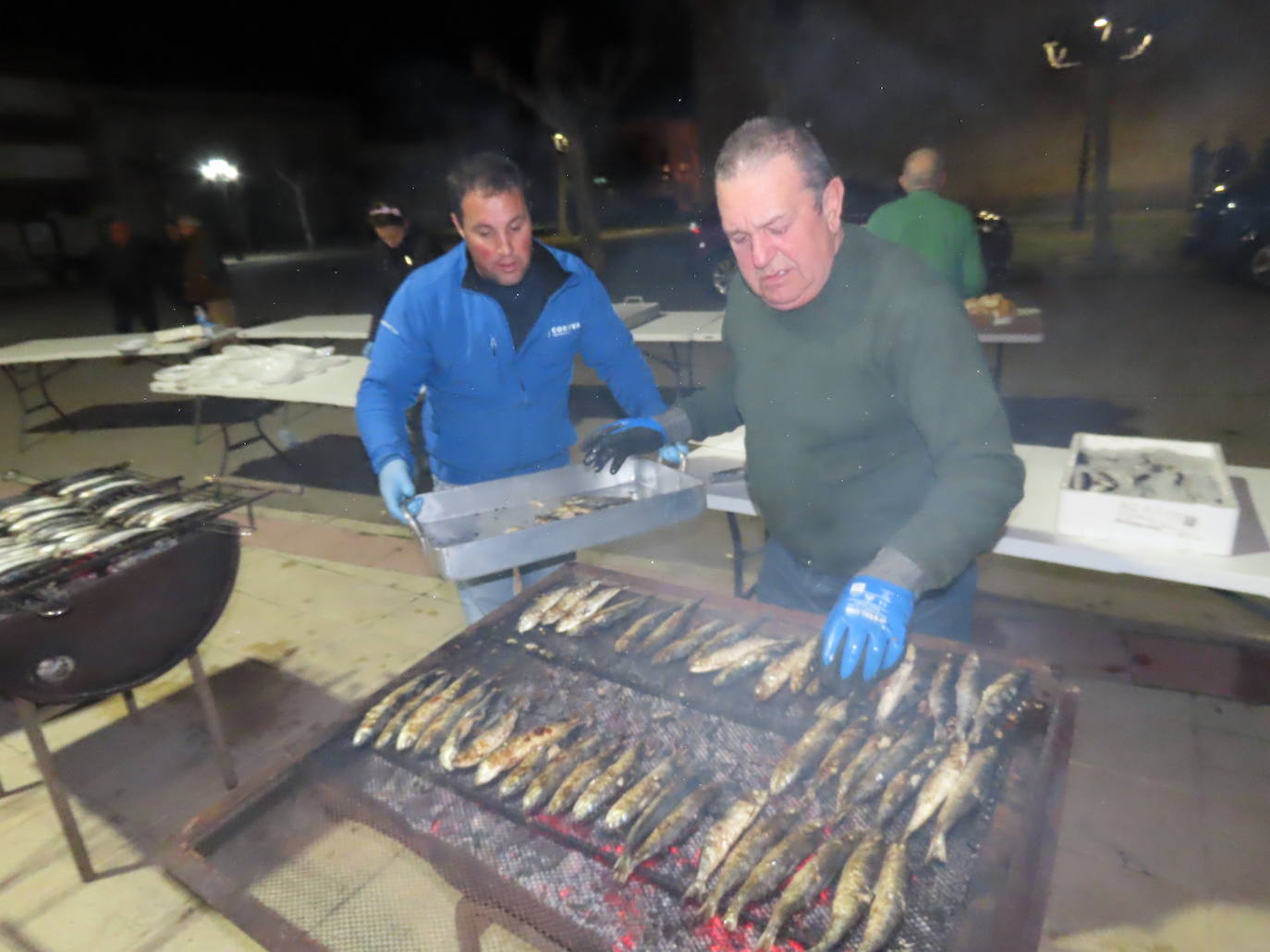 Sardinas para todos después de la misa de Ceniza en Cantalapiedra