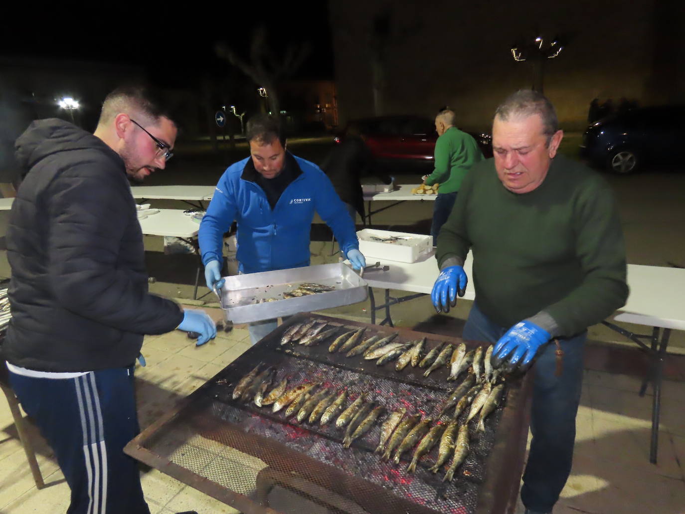 Sardinas para todos después de la misa de Ceniza en Cantalapiedra