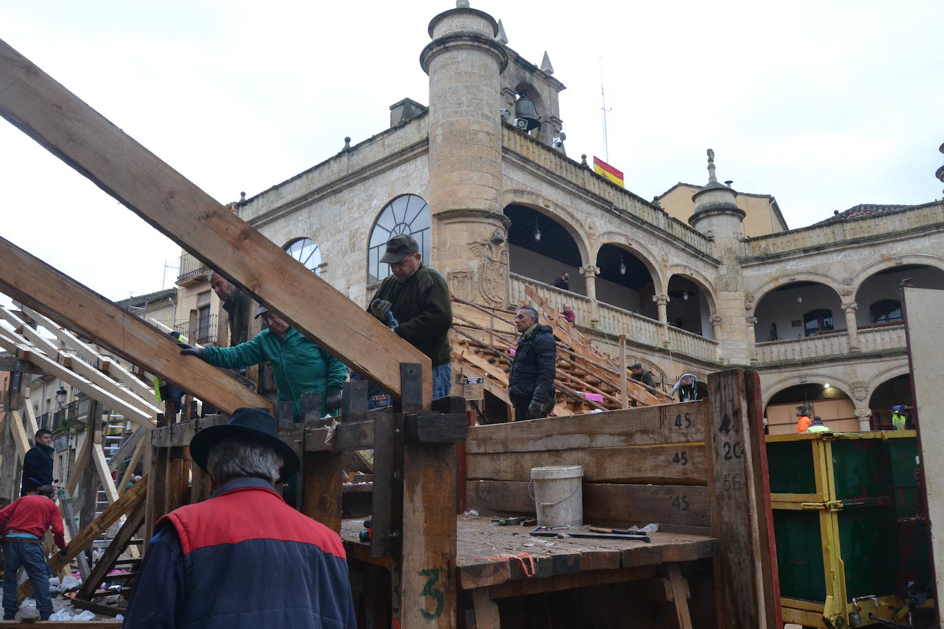 Los tablaos abandonan la Plaza Mayor de Ciudad Rodrigo