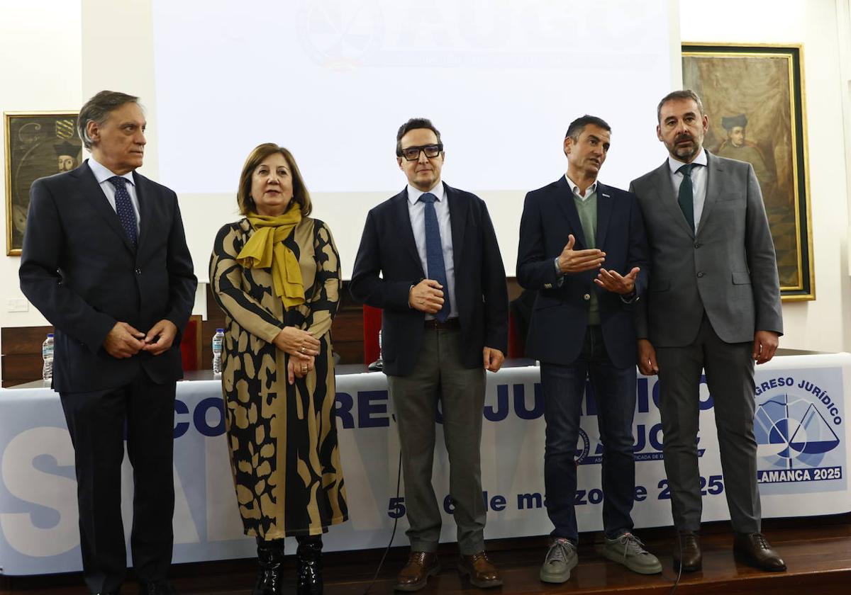 Carlos G. Carbayo, Rosa López, Juan Manuel Corchado, Juan Fernández y Tomás Herrera, en la inauguración en el Colegio Fonseca.