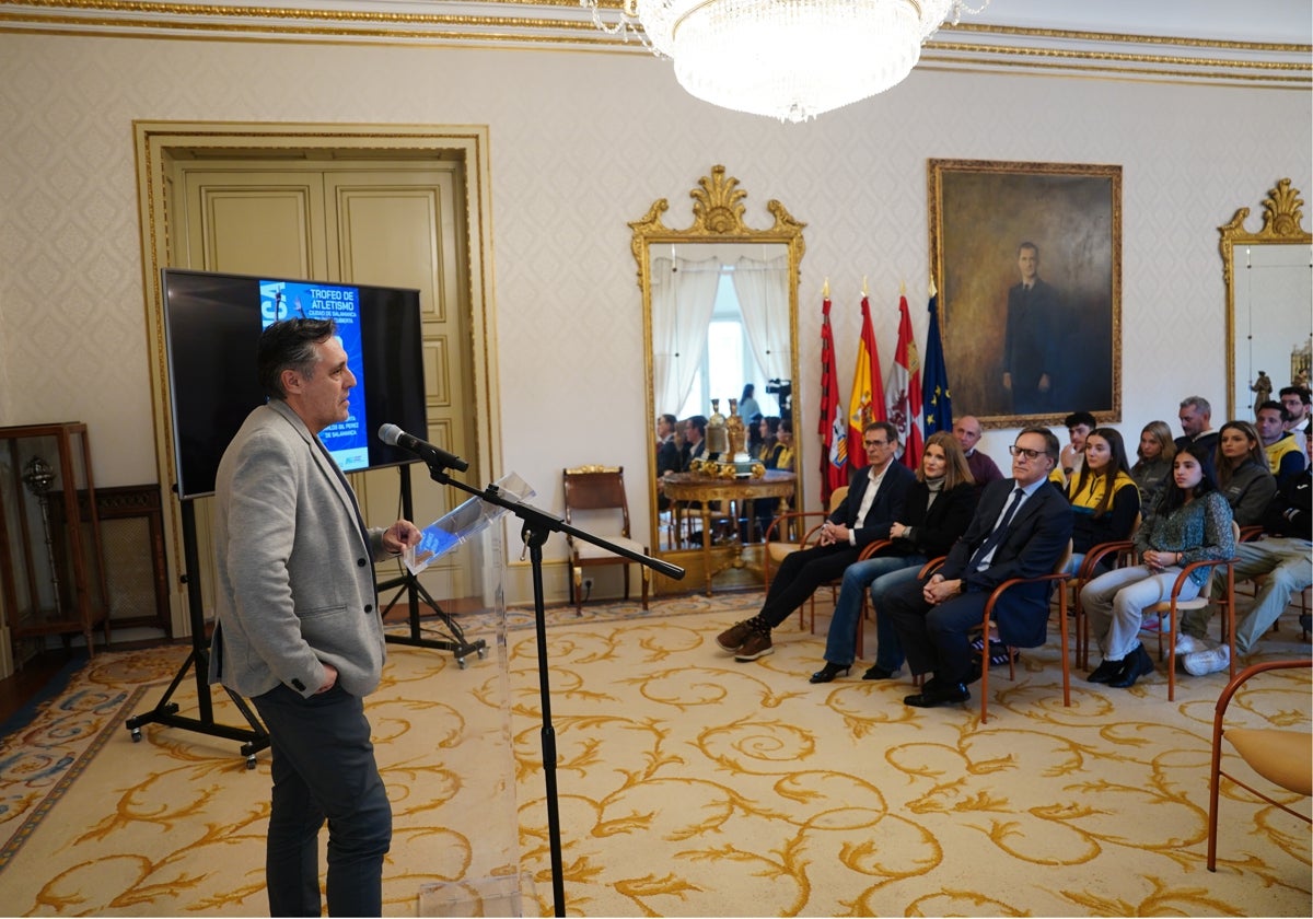 Casimiro Blanco, durante la intervención de este miércoles en el Salón de Recepciones del Ayuntamiento.