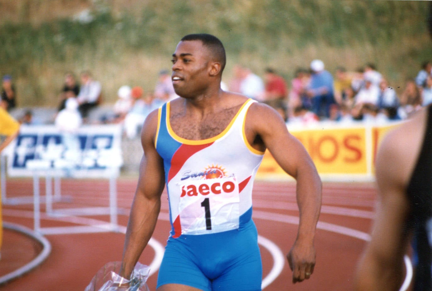 Fue campeón olímpico en Barcelona 92 con el 4x100 estadounidense, y doble campeón del mundo también en relevos 