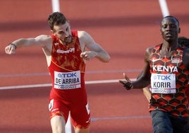 Álvaro de Arriba en el remate de una prueba de 800 en un campeonato anterior.