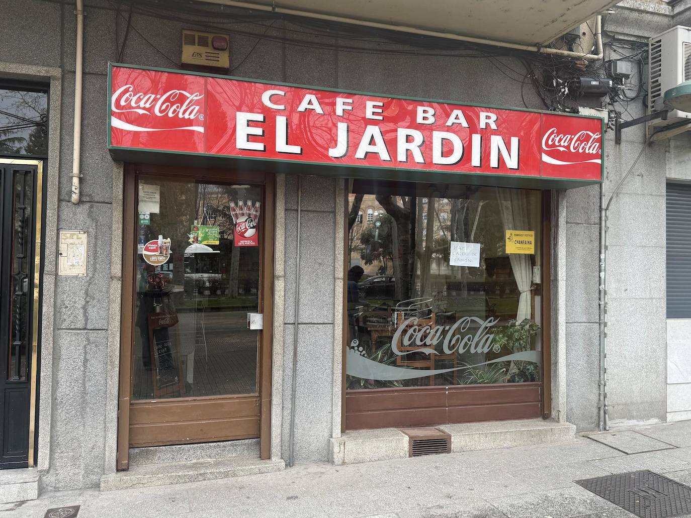 Imagen del bar 'El jardín', ubicado en el Paseo de Carmelitas.