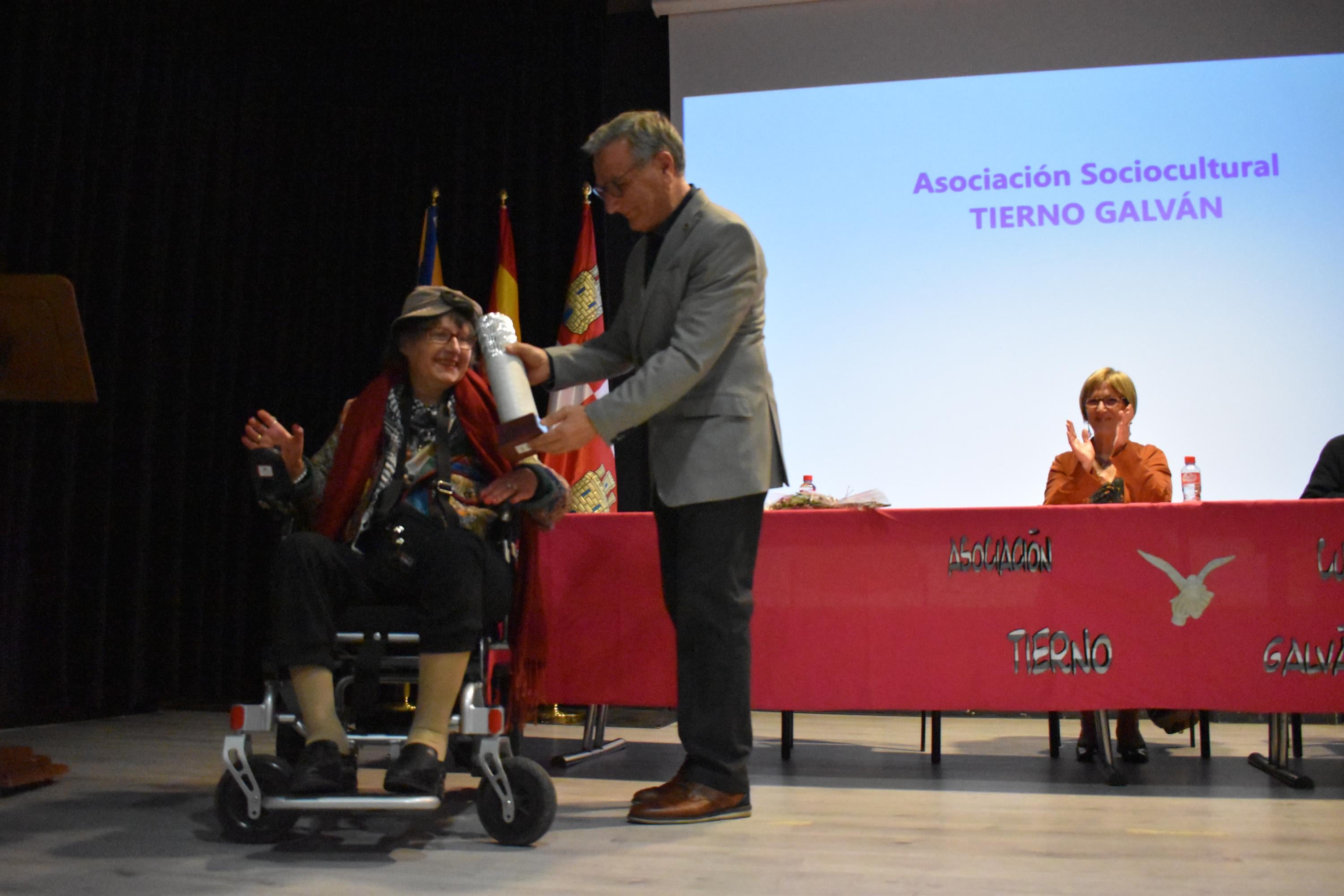 La asociación Tierno Galván de Santa Marta entrega sus premios por el Día de la Mujer