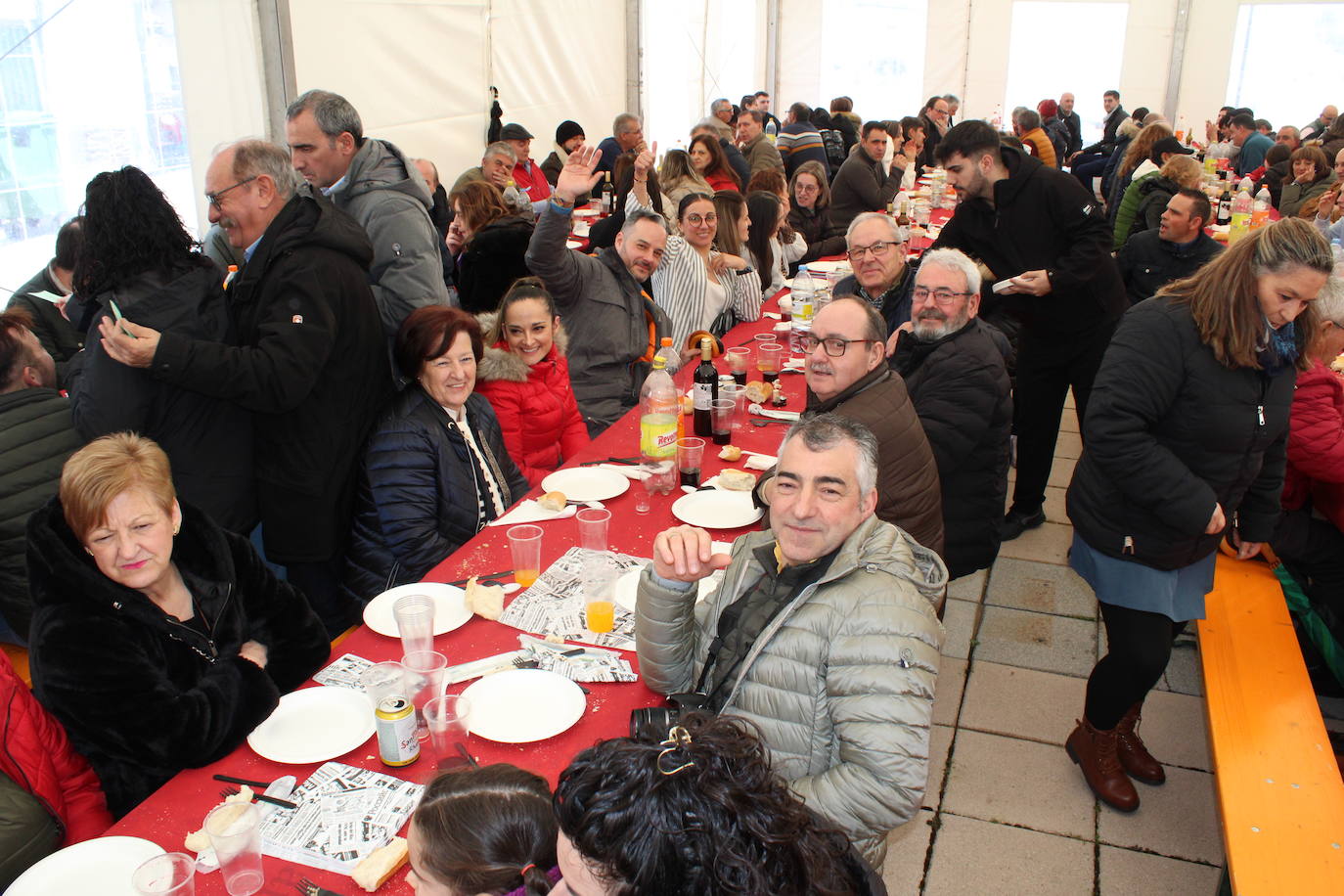 La lluvia no impide un nuevo lleno en la matanza de Campillo de Salvatierra