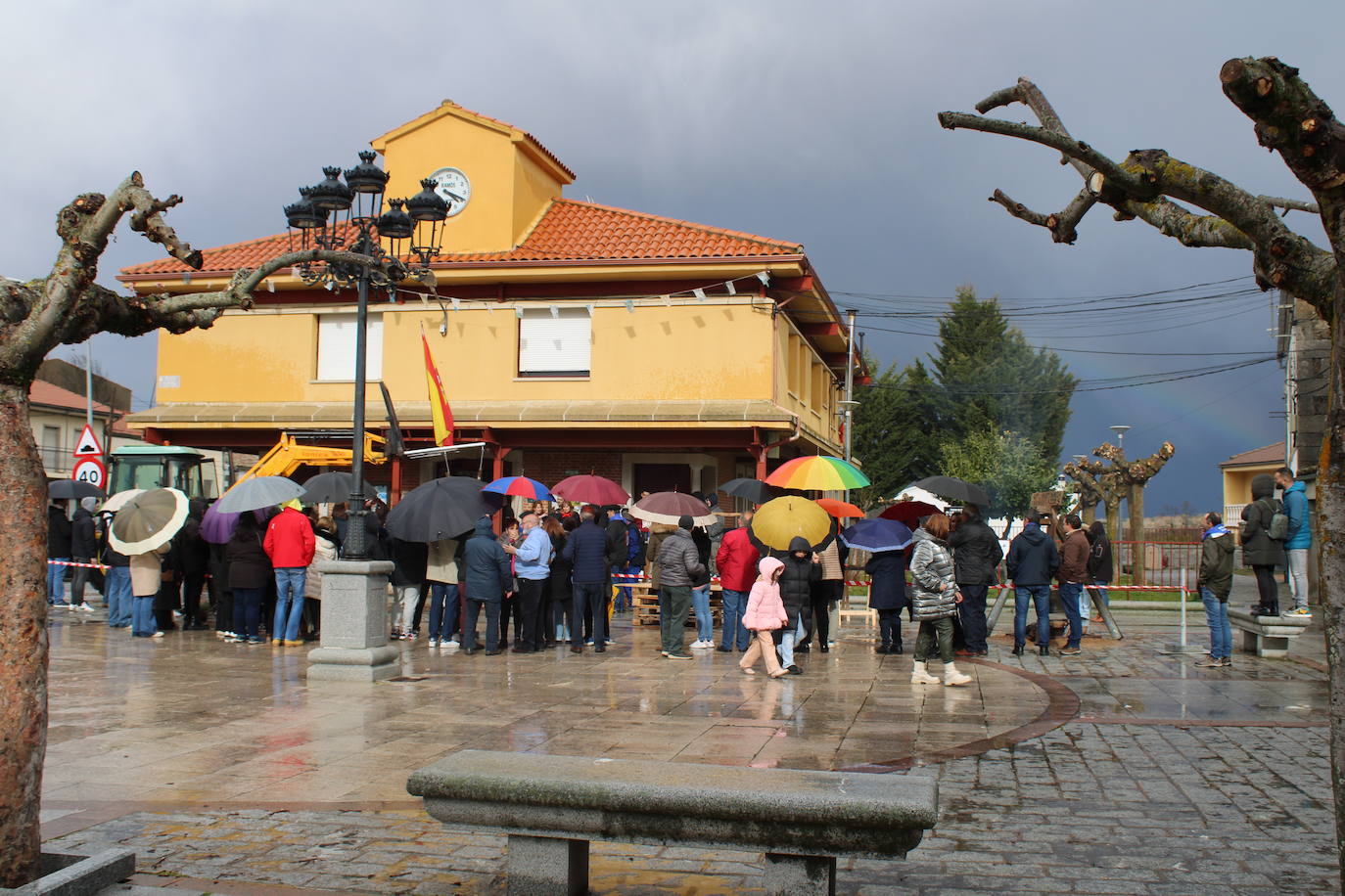 Sorihuela disfruta de su matanza sin temor a la lluvia