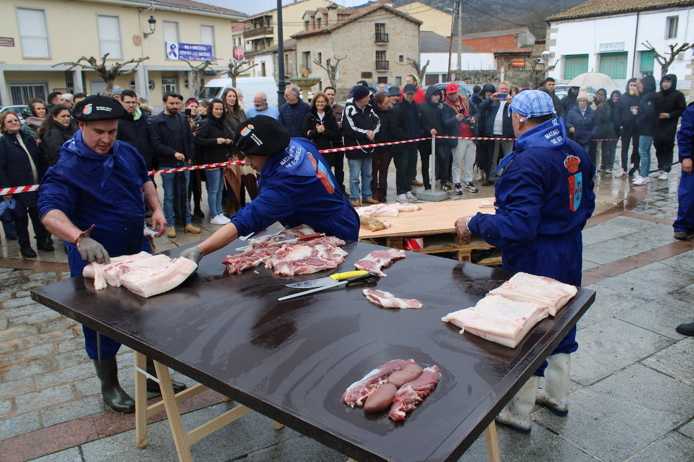 Sorihuela disfruta de su matanza sin temor a la lluvia