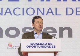 El presidente de la Junta de Castilla y León, Alfonso Fernández Mañueco, en su mensaje por el 8-M.