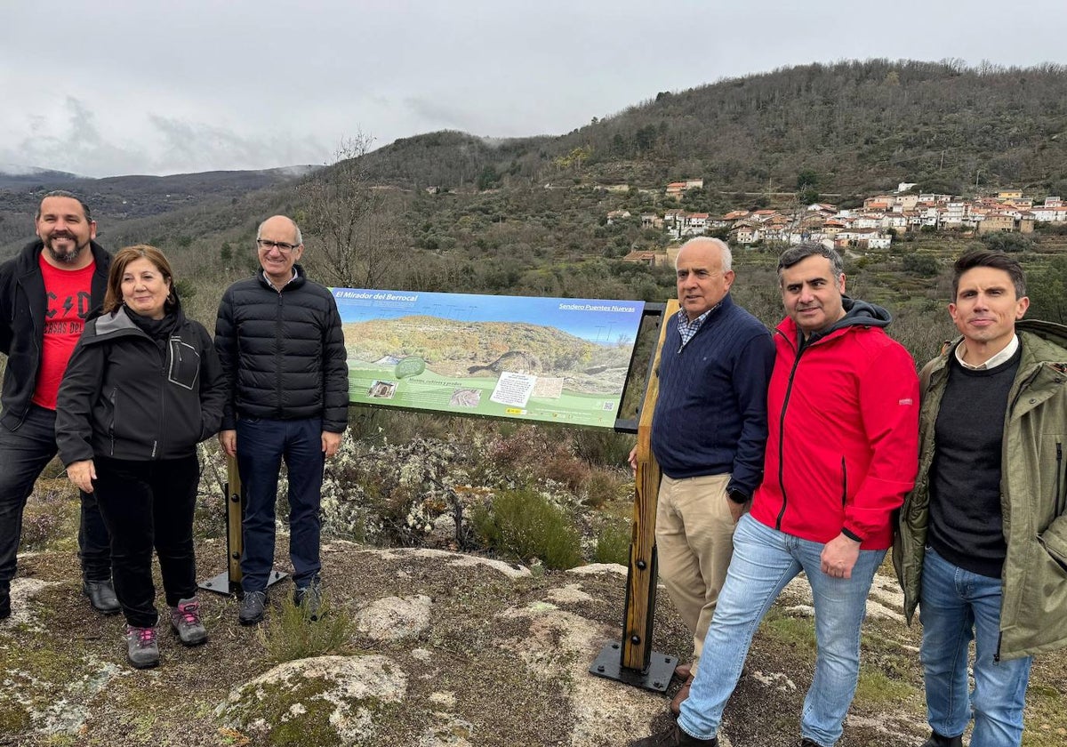 Visita institucional al nuevo sendero circular señalizado.