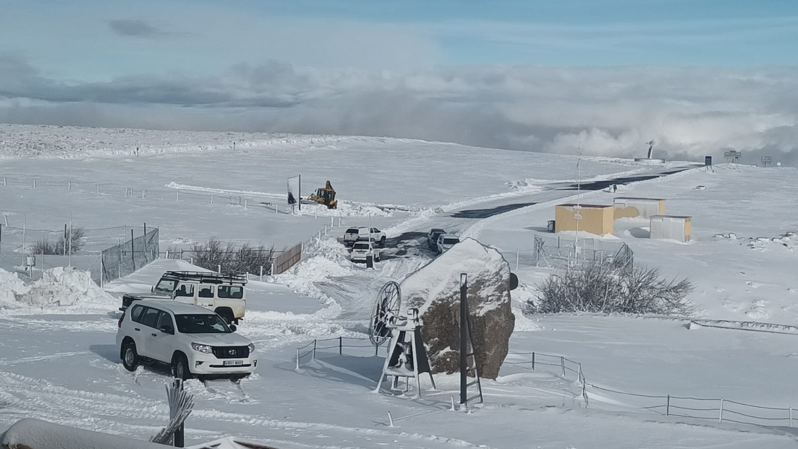 El temporal deja otra nevada en La Covatilla y garantiza hasta abril las jornadas escolares de esquí