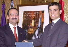 Óscar García, durante la presentación del cartel de la Semana Santa en Salamanca, en el año 2000.