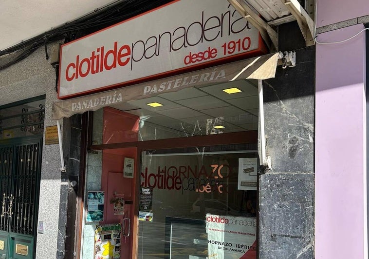 Entrada de la panadería Clotilde en la avenida Portugal.