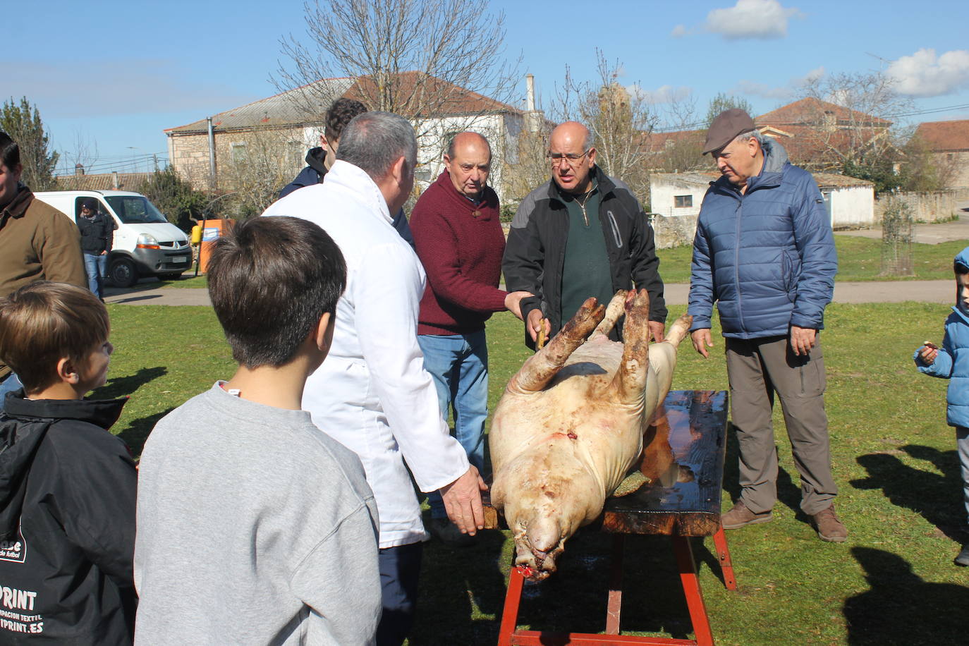 Fiesta en torno al cerdo y la gastronomía, en Villar de Peralonso