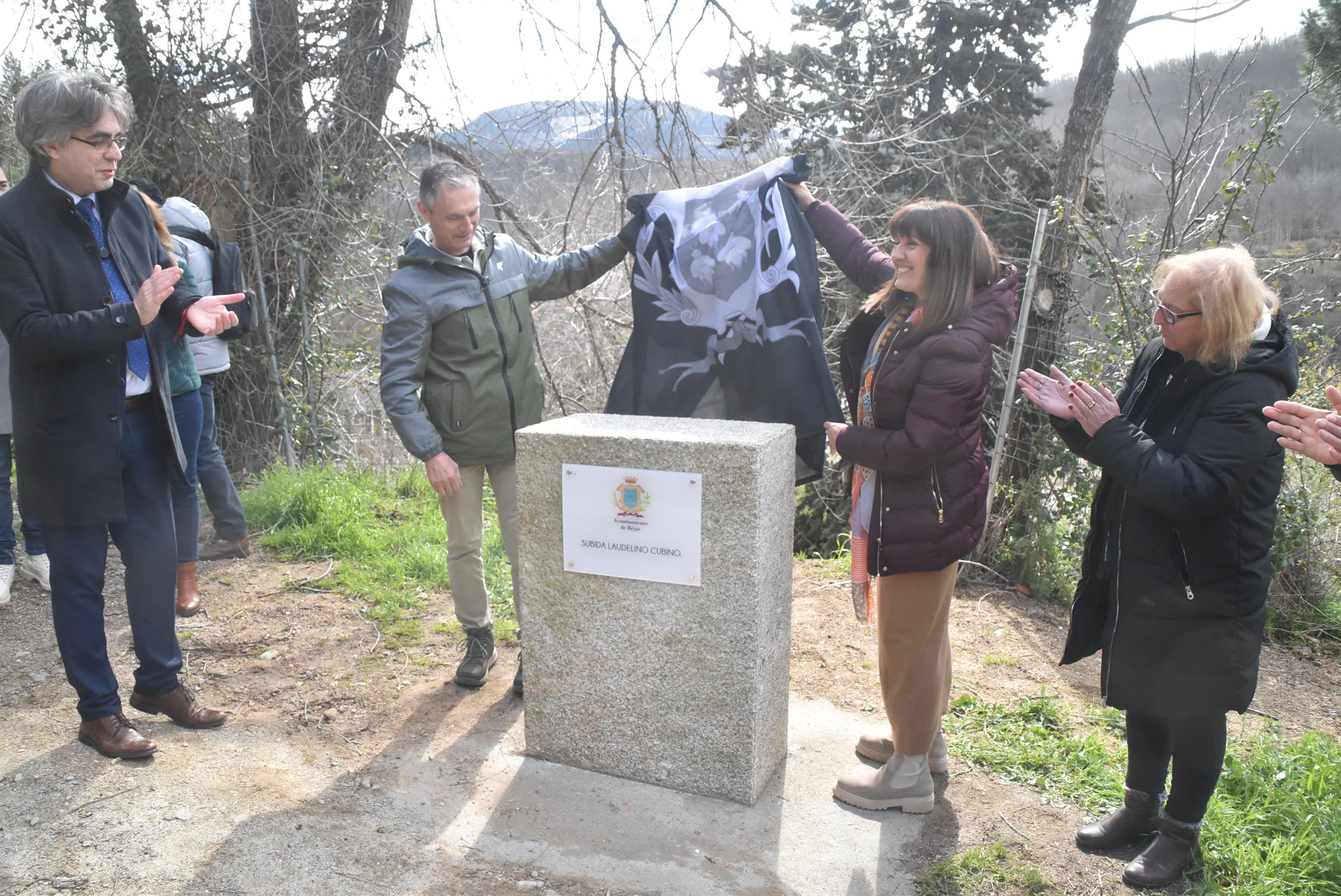 Béjar rinde homenaje a Lale Cubino y estrena una placa con su nombre en la subida a Monte Mario