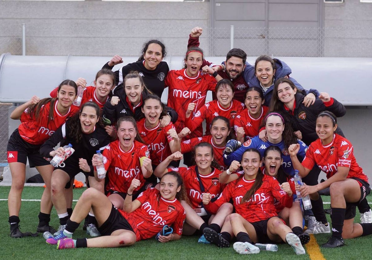 El Salamanca FF celebra la victoria en Coslada.