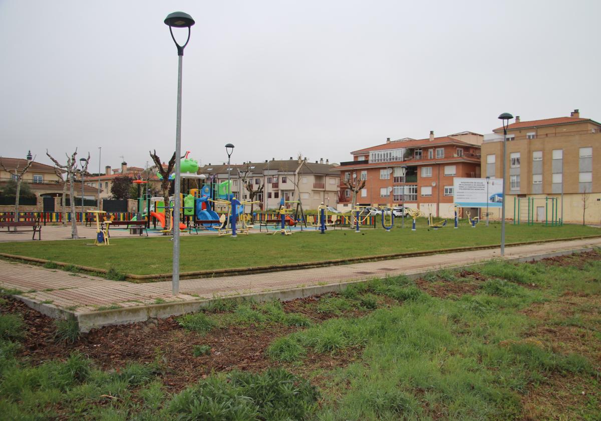 La parcela de Aldeaseca de Armuña en la que se va a construir el pabellón está junto al parque.