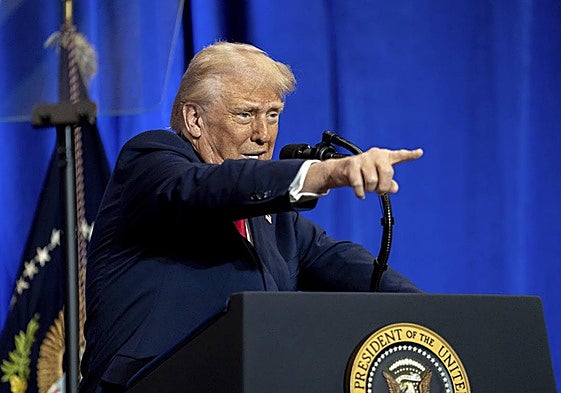 Trump afirma que hablará este martes con Putin para desbloquear la iniciativa de paz de EEUU sobre Ucrania