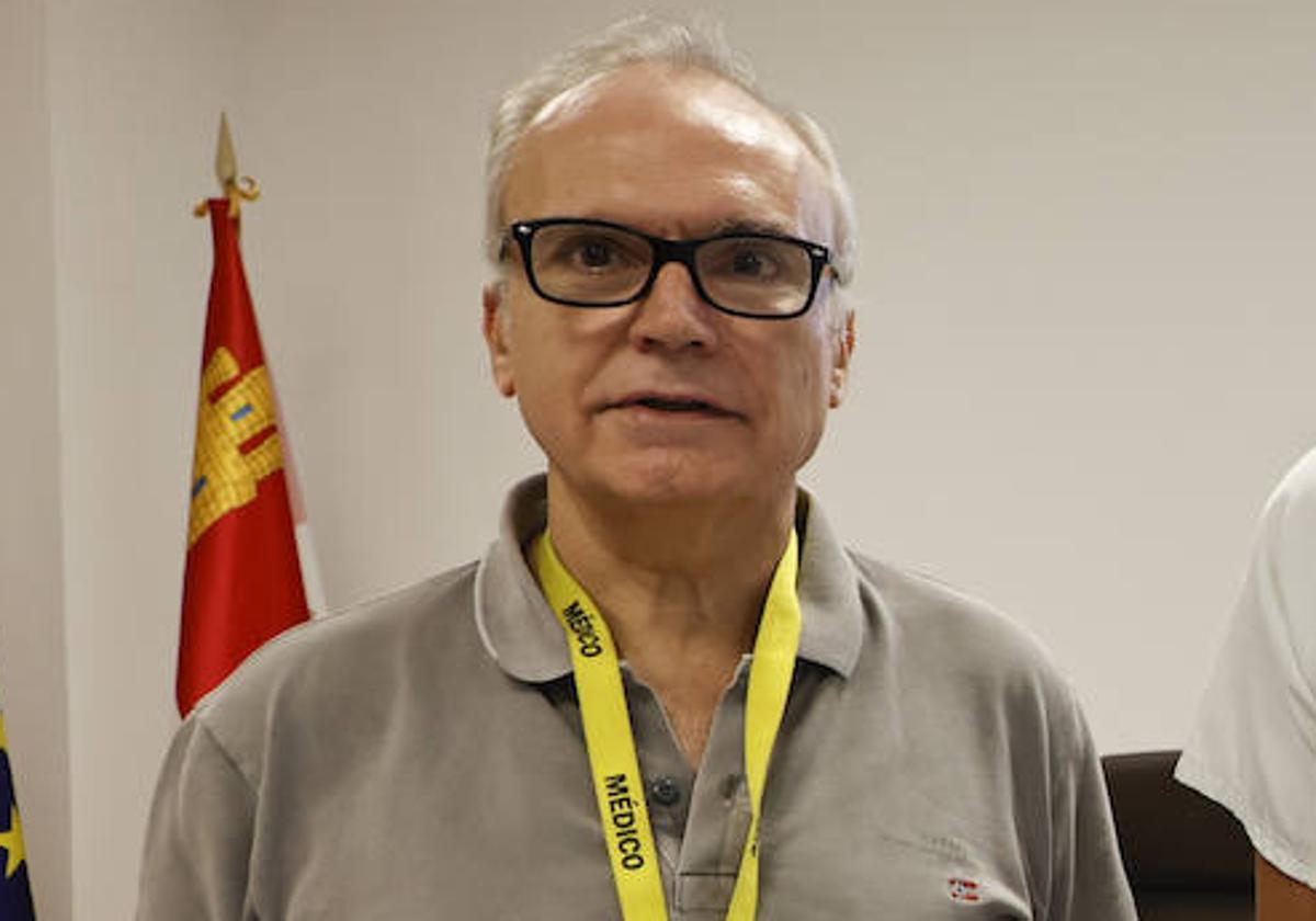 Víctor Sagredo, jefe de la Unidad de Cuidados Intensivos del Hospital.