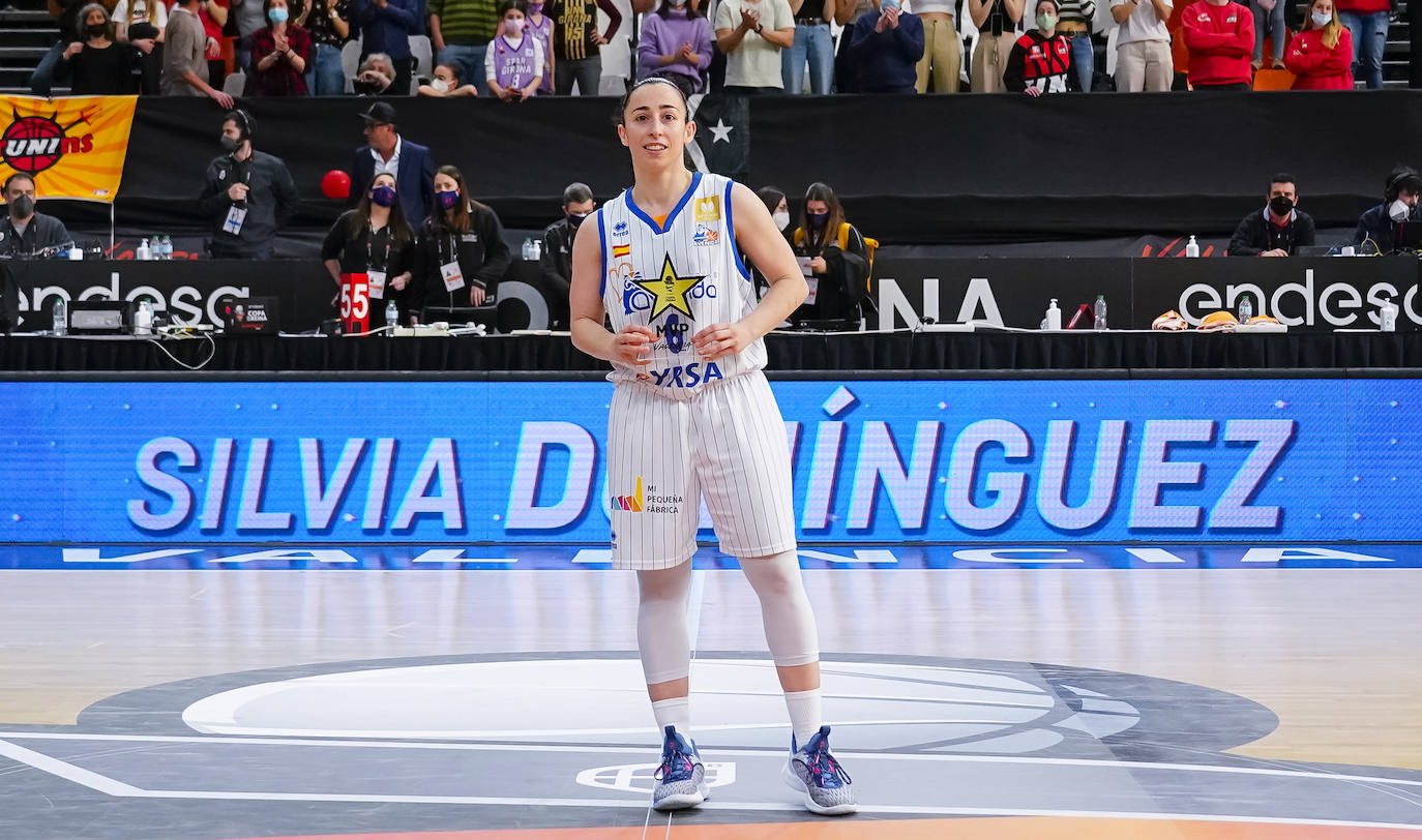 La última Copa de la Reina ganada por Avenida ante Spar Girona por 74-69. Silvia Domínguez con el trofeo MVP tras sus 17 puntos (máxima anotadora del partido), 7 rebotes y 8 asistencias