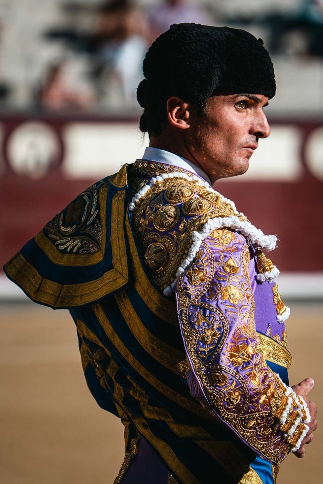 El diestro salmantino Damián Castaño, en un paseíllo en Las Ventas.