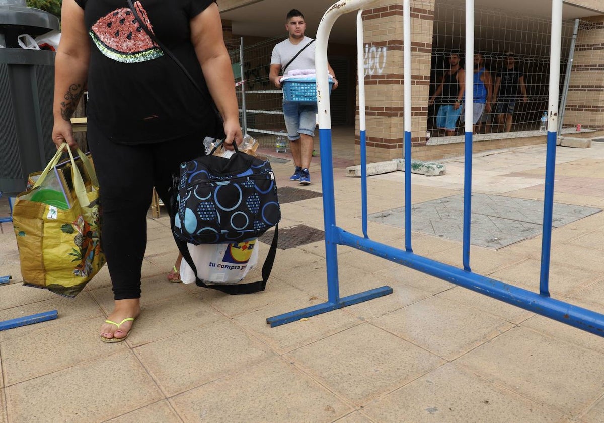 Momento de un desalojo en viviendas del barrio de Los Alcaldes.