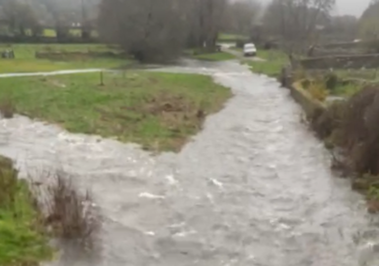 Río Águeda luce espectacular en su nacimiento en Navasfrías tras las últimas lluvias.