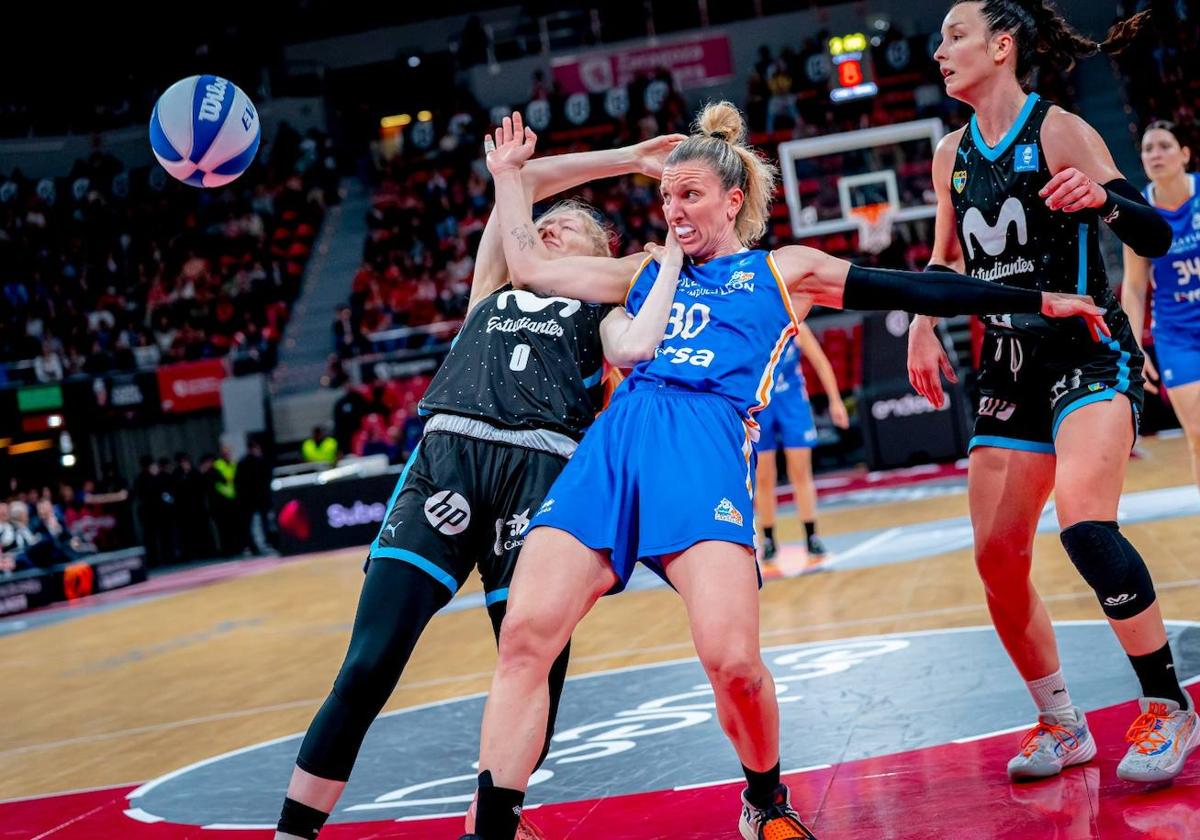 Avenida se mete en semifinales con un canastón de Iyana sobre la bocina (66-64)