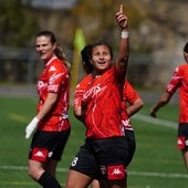 Génesis Florez celebra una de sus dianas durante el partido.
