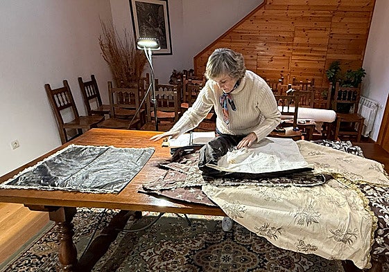 Pilar Benito con el hábito de Santa Teresa de Jesús.