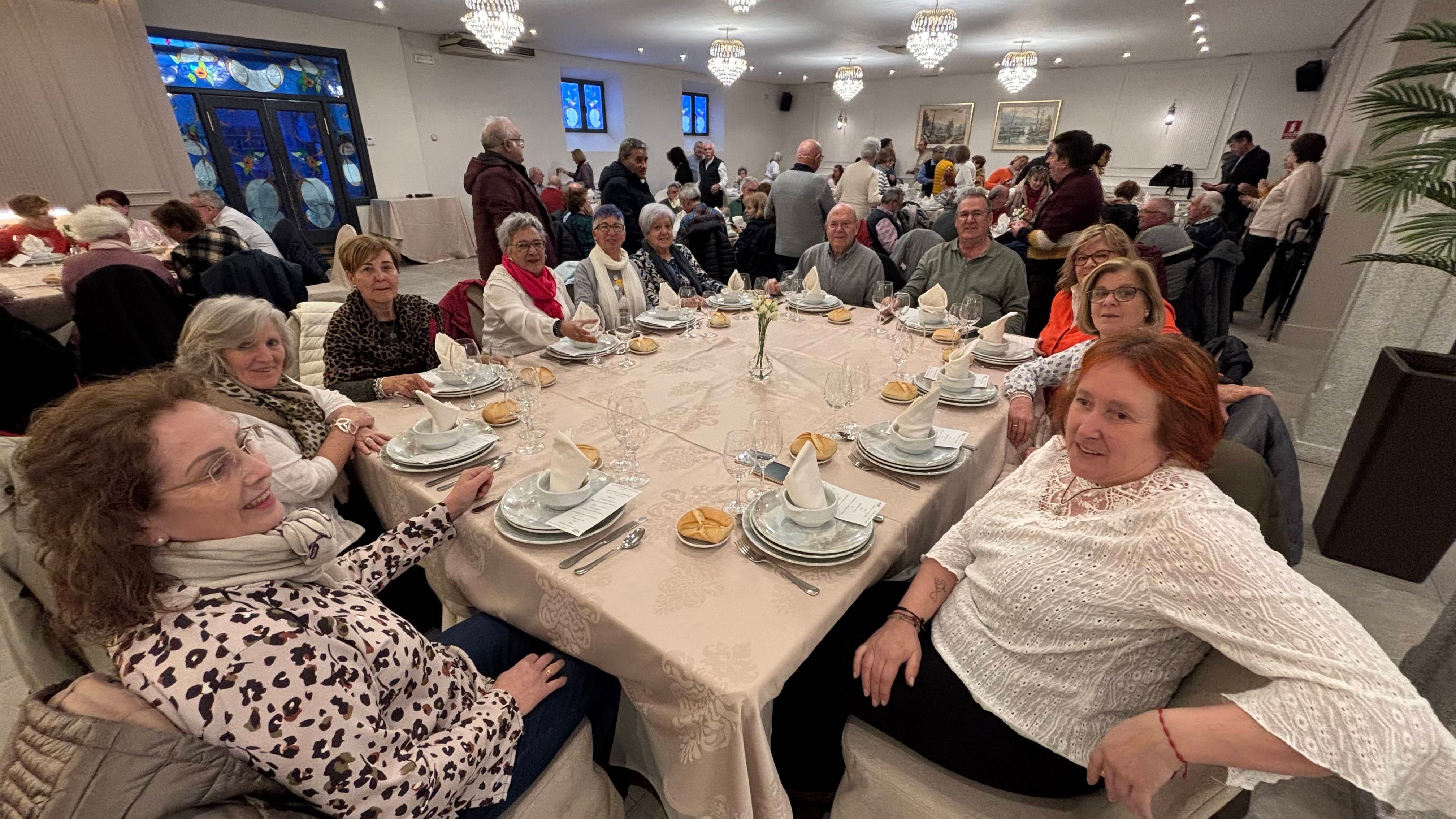 Los mayores de Béjar y Peñaranda se hermanan en un completo encuentro en la ciudad del Conde de Bracamonte
