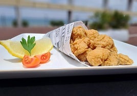 Tiras de pollo crujiente.