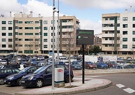 Imagen del parking disuasorio de la calle de la Radio, ubicado en las cercanías del paseo de la Estación y la avenida de los Comuneros.
