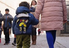 Acceso a un colegio en Salamanca.