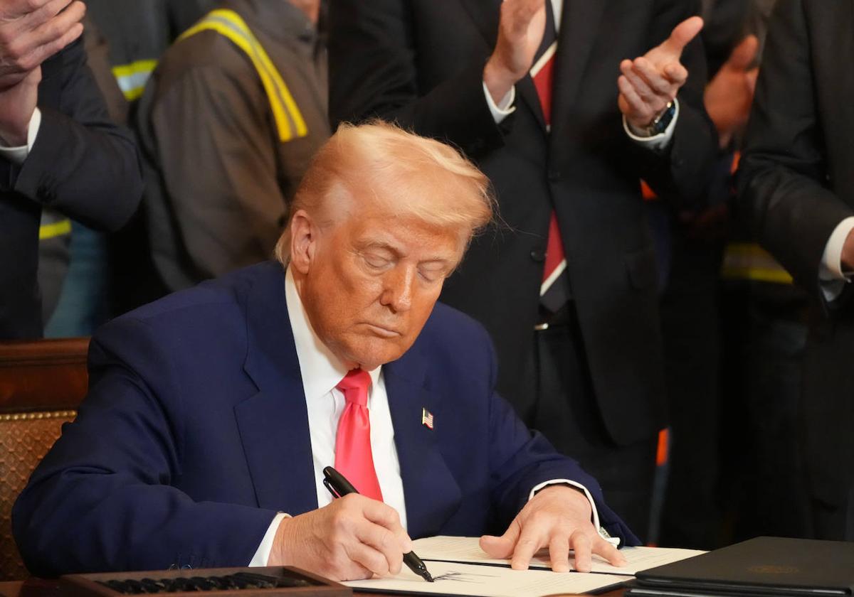 Trump llama a la calma ante tensiones comerciales y asegura un futuro económico brillante para Estados Unidos