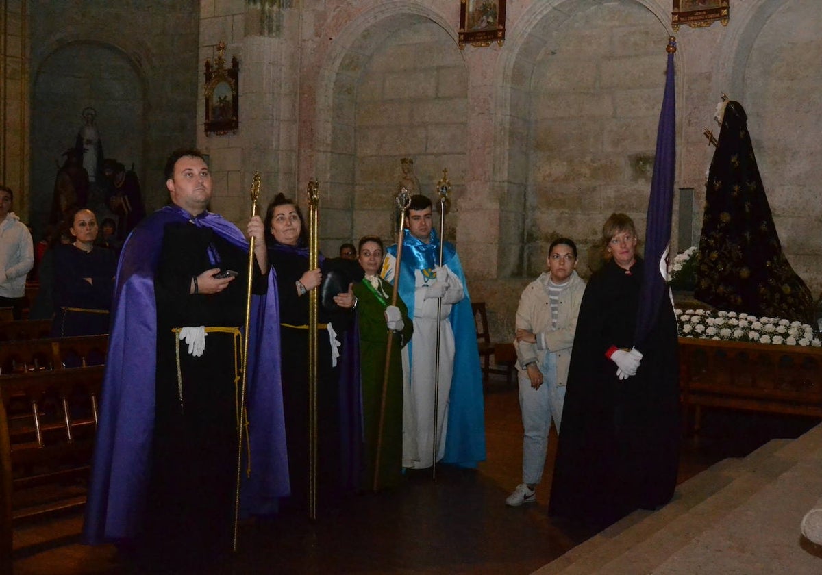 La lluvia impide a La Dolorosa recorrer Ciudad Rodrigo