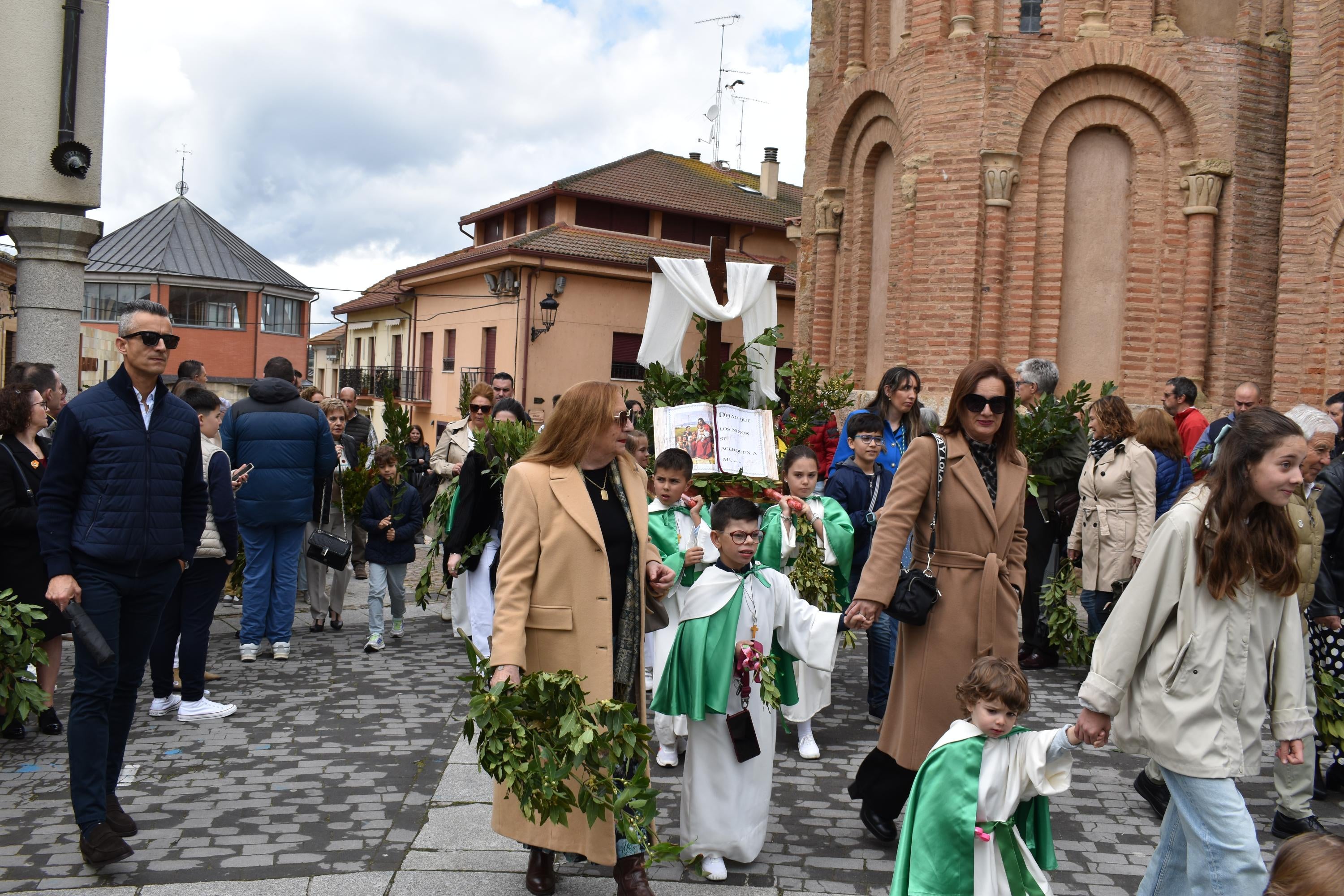 Los niños de Alba de Tormes protagonizan el Domingo de Ramos