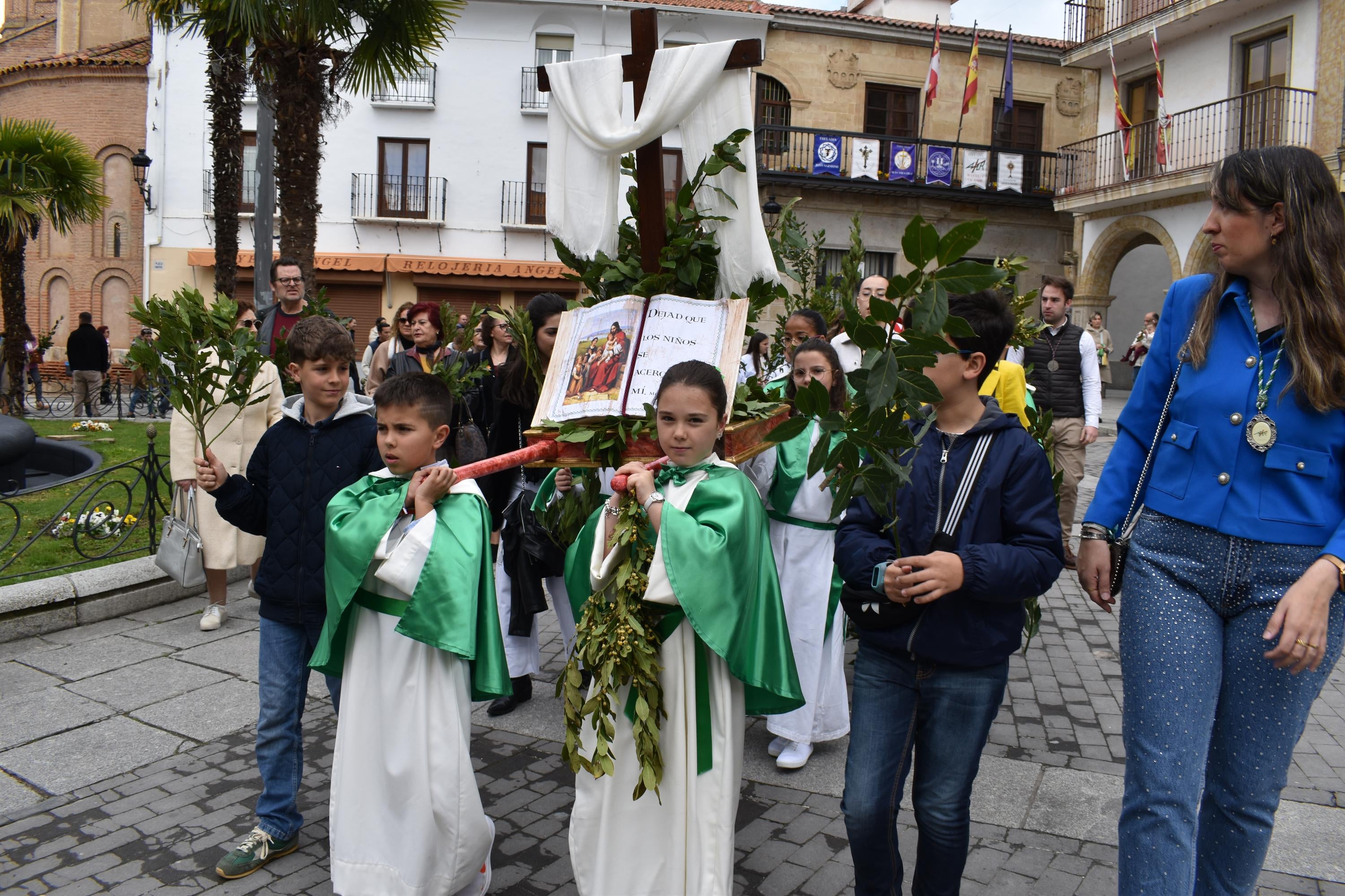 Los niños de Alba de Tormes protagonizan el Domingo de Ramos
