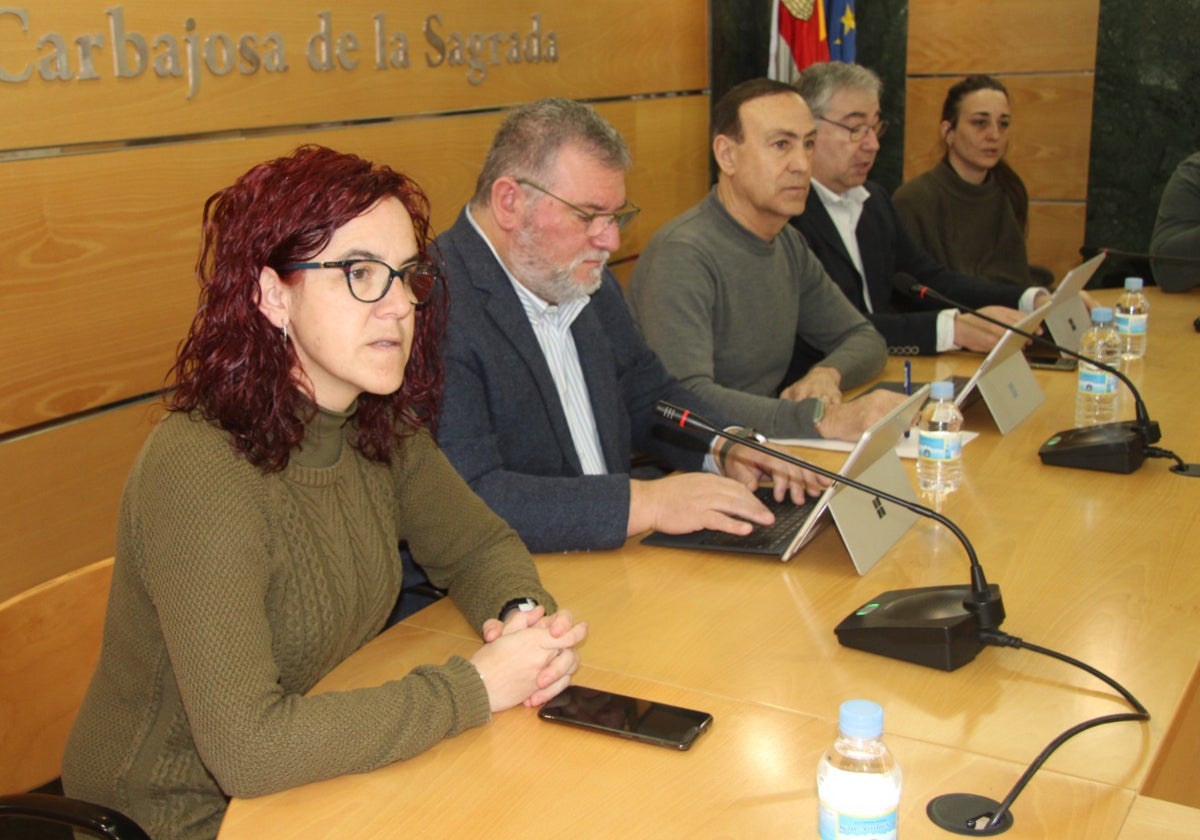 Noemí Fernández, José Álvarez, Pedro Samuel Martín, Ángel Manso y Alba Hernández en el pleno.