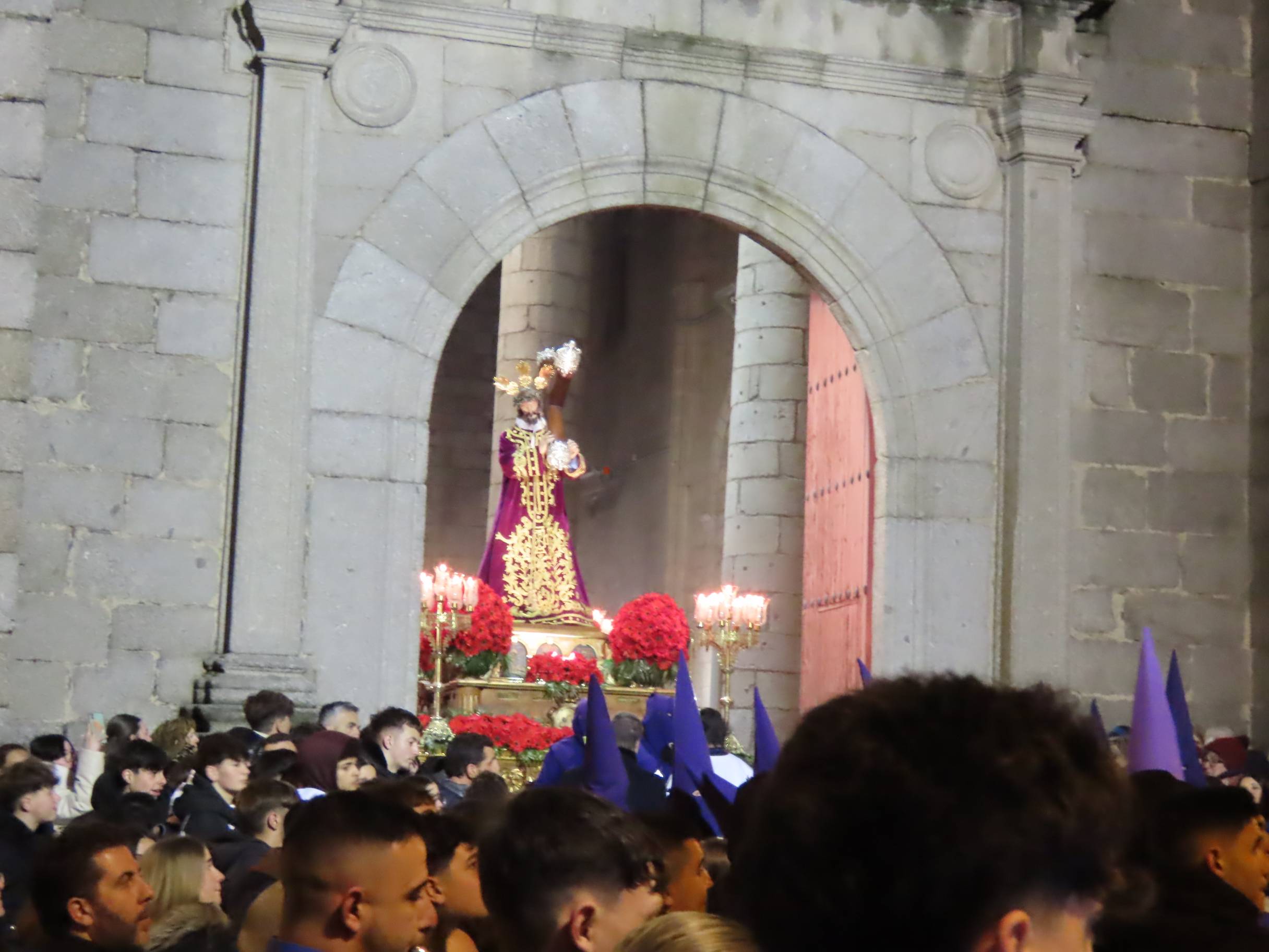 La emoción arranca aplausos en la procesión del Nazareno de Peñaranda de Bracamonte