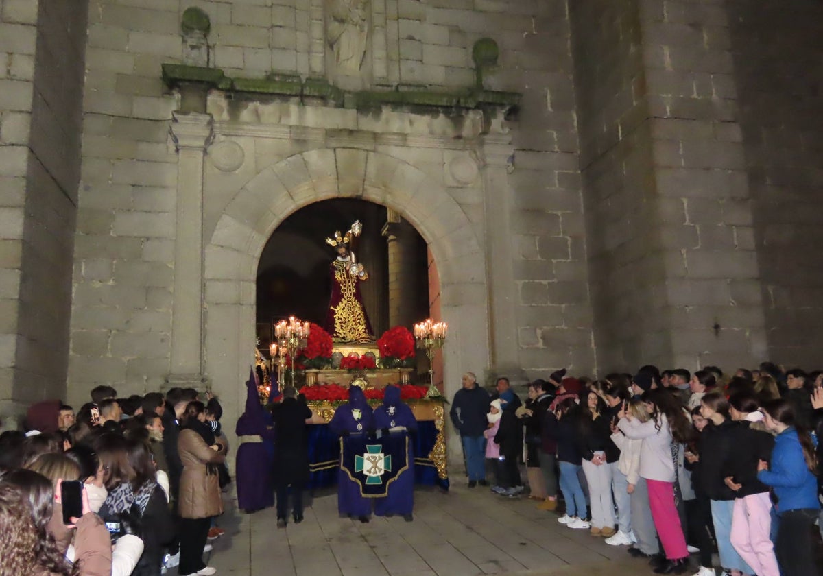 La emoción arranca aplausos en la procesión del Nazareno de Peñaranda de Bracamonte