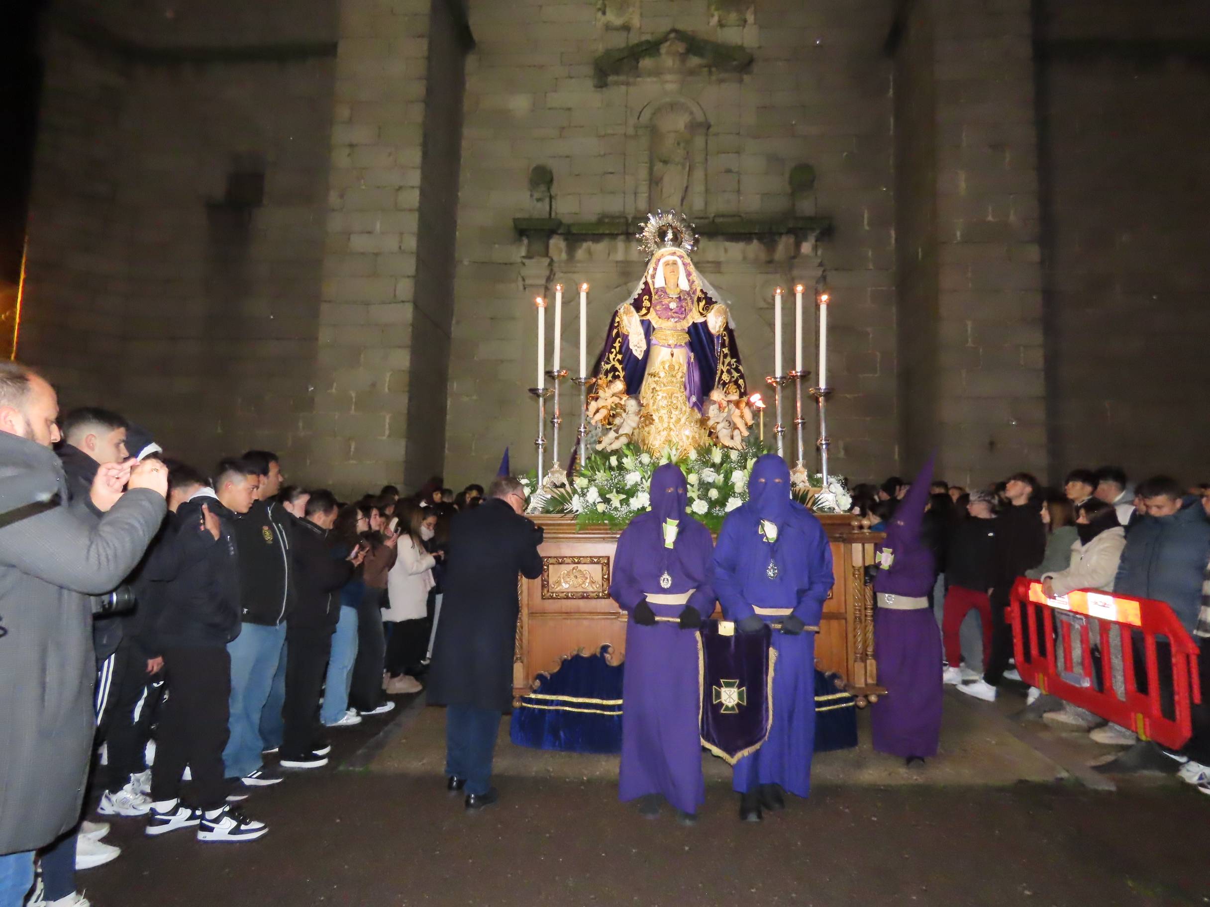 La emoción arranca aplausos en la procesión del Nazareno de Peñaranda de Bracamonte