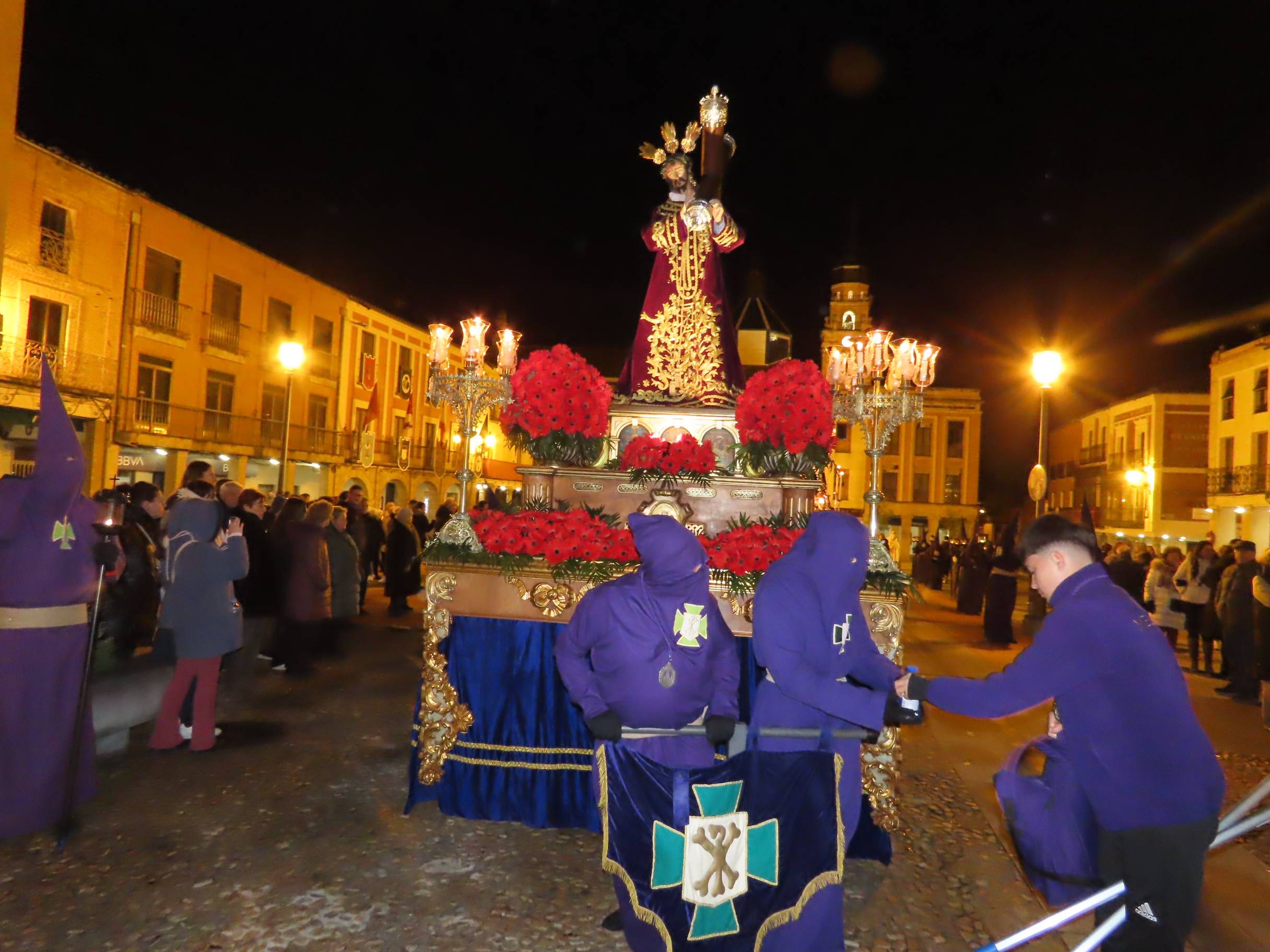 La emoción arranca aplausos en la procesión del Nazareno de Peñaranda de Bracamonte