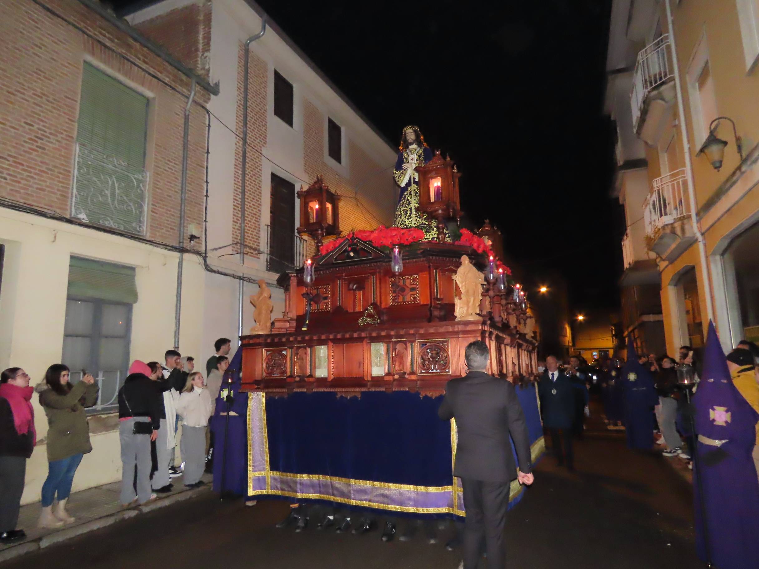 La emoción arranca aplausos en la procesión del Nazareno de Peñaranda de Bracamonte