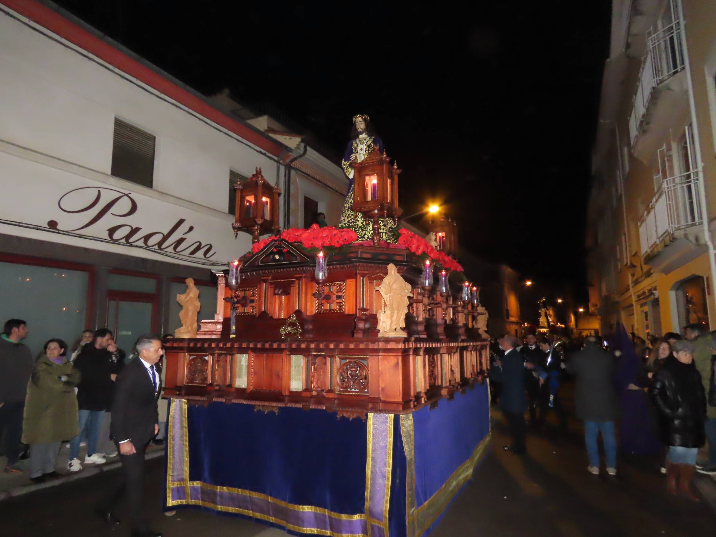 La emoción arranca aplausos en la procesión del Nazareno de Peñaranda de Bracamonte