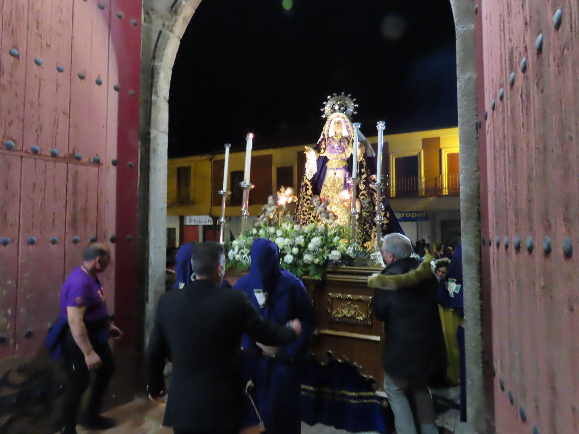 La emoción arranca aplausos en la procesión del Nazareno de Peñaranda de Bracamonte