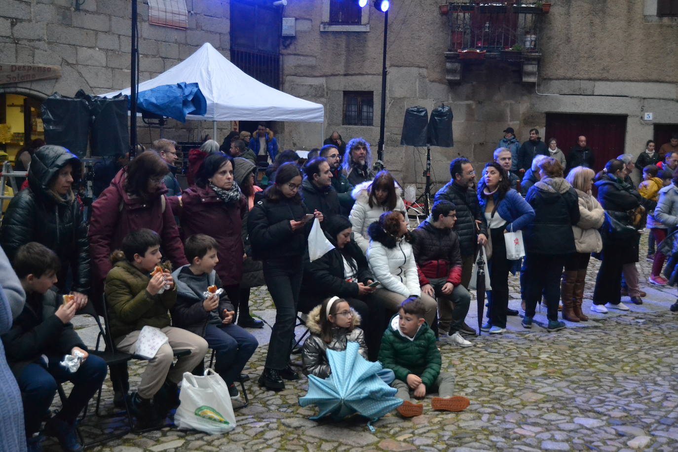 La lluvia no desluce la Pasión de La Alberca