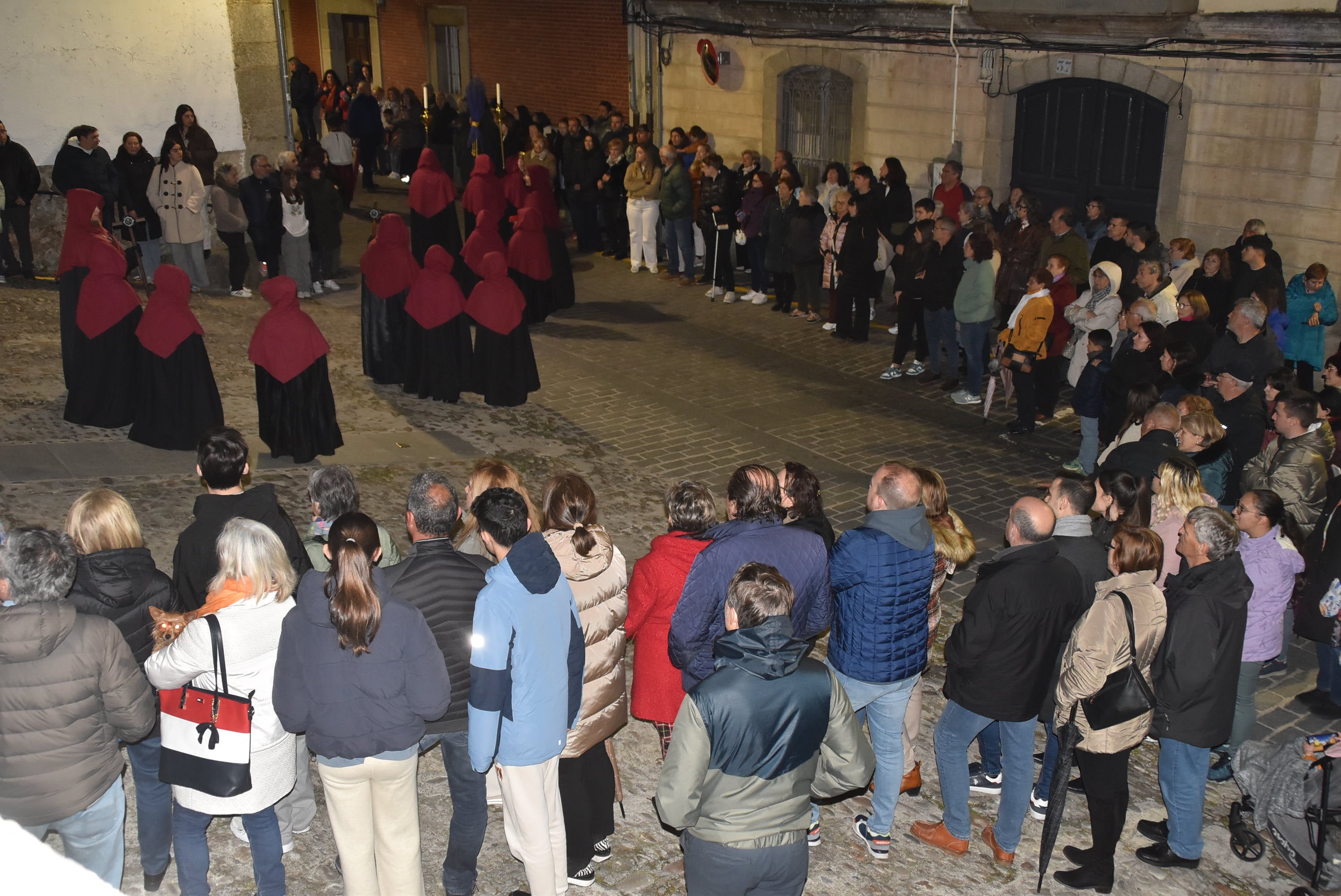 La lluvia acorta la procesión de la Virgen de las Angustias en Béjar