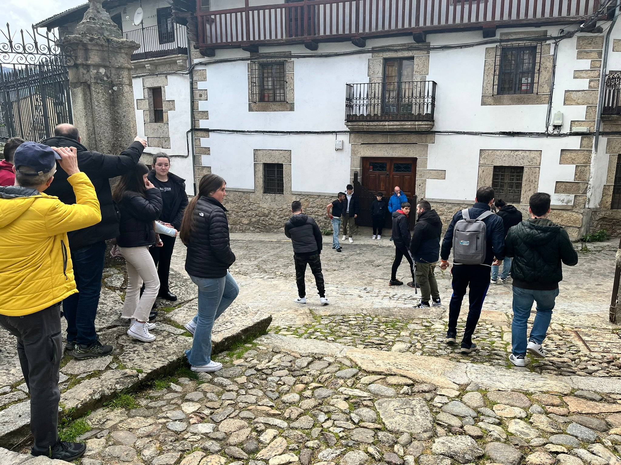 El vía crucis de Candelario gana en juventud